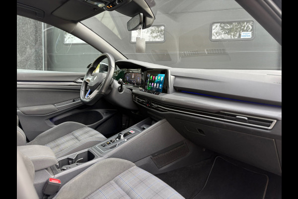 Volkswagen Golf 1.4 eHybrid GTE - Pano - Trekhaak - nieuwstaat