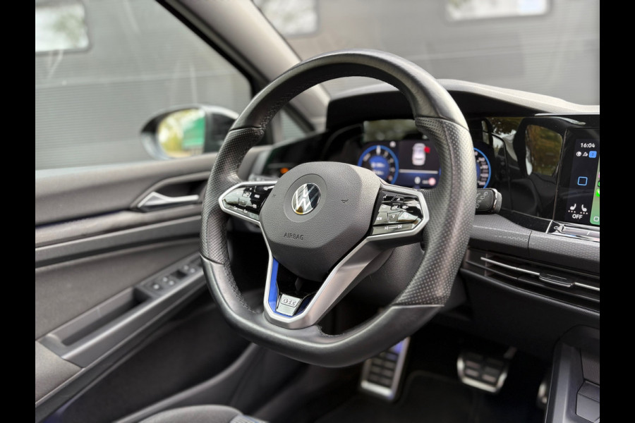 Volkswagen Golf 1.4 eHybrid GTE - Pano - Trekhaak - nieuwstaat