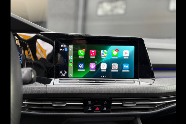 Volkswagen Golf 1.4 eHybrid GTE - Pano - Trekhaak - nieuwstaat