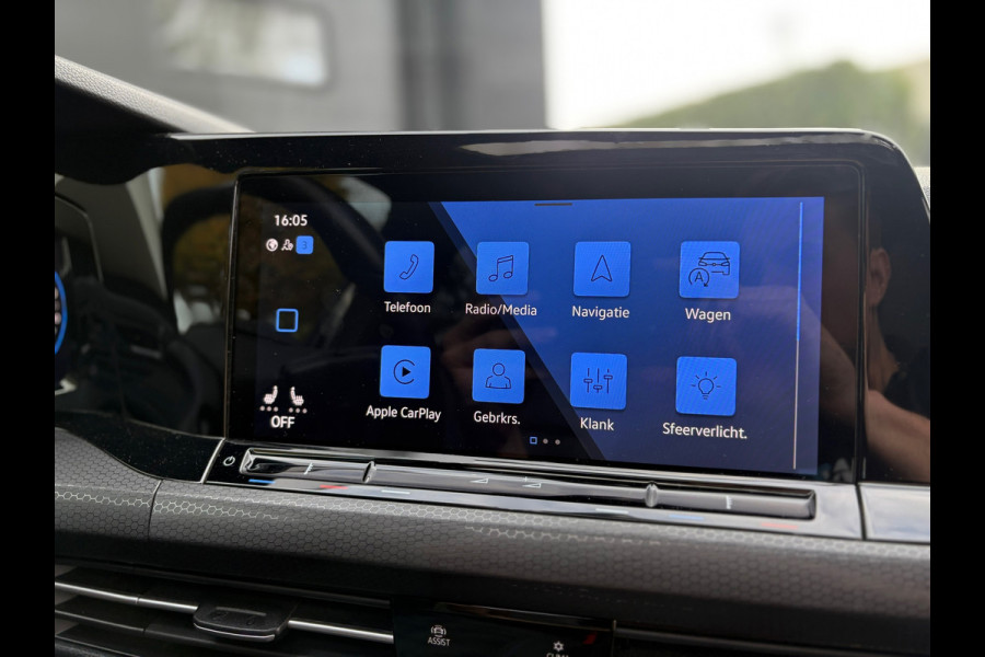 Volkswagen Golf 1.4 eHybrid GTE - Pano - Trekhaak - nieuwstaat