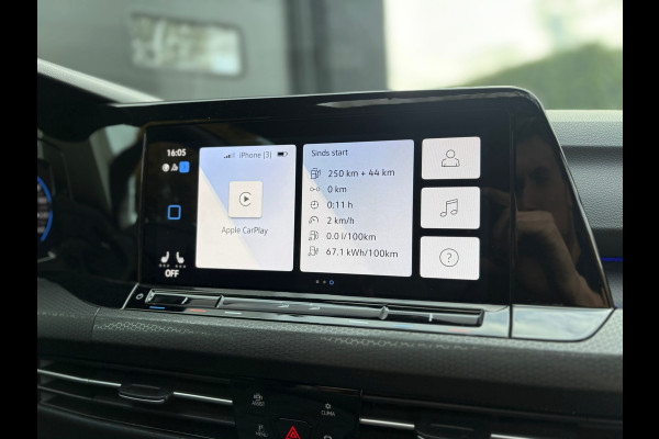 Volkswagen Golf 1.4 eHybrid GTE - Pano - Trekhaak - nieuwstaat