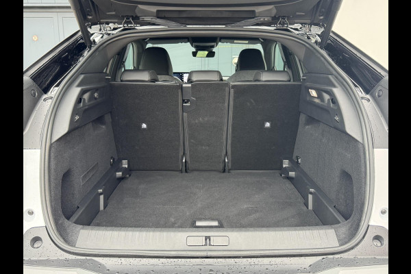 Peugeot 3008 1.2 Hybrid 136 GT | Elektr. achterklep | Adaptive cruise | Camera | Prijs is rijklaar Peugeot 3008 1.2 Hybrid 136 GT | Elektr. achterklep | Adaptive cruise | Camera | Prijs is rijklaar