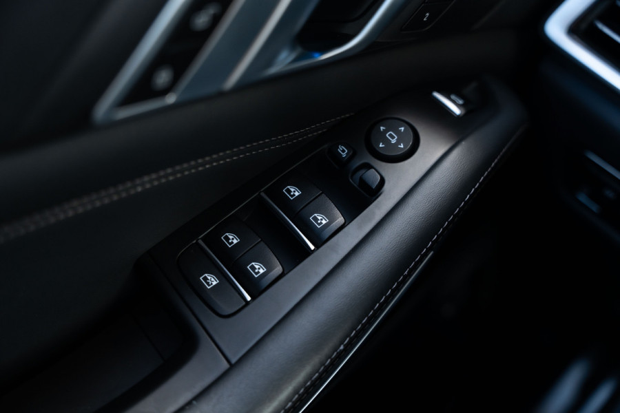 BMW X5 xDrive45e High Executive M-Sport l Laser l Luchtv. l Panorama l HUD l Stoelk. BMW X5 xDrive45e High Executive M-Sport l Laser l Luchtv. l Panorama l HUD l Stoelk.