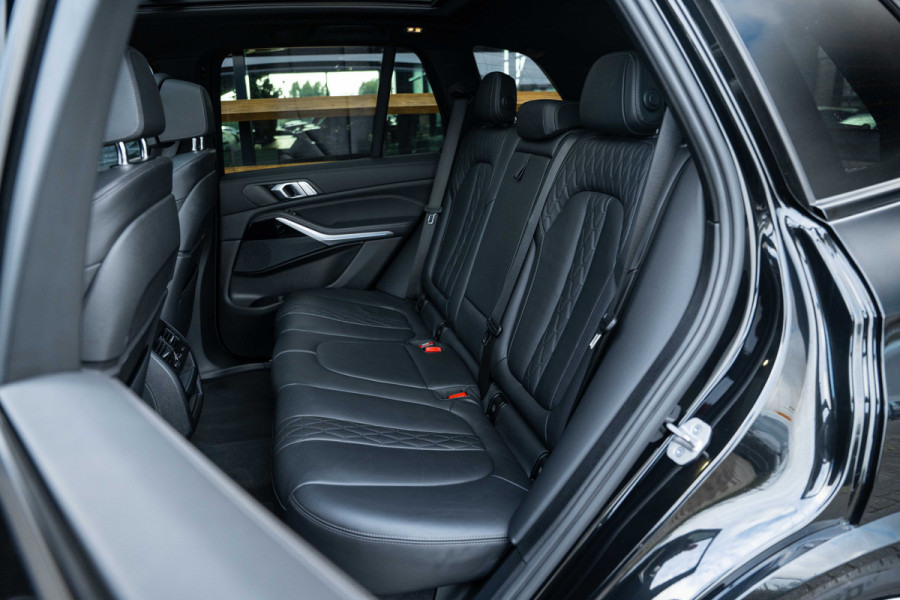 BMW X5 xDrive45e High Executive M-Sport l Laser l Luchtv. l Panorama l HUD l Stoelk. BMW X5 xDrive45e High Executive M-Sport l Laser l Luchtv. l Panorama l HUD l Stoelk.