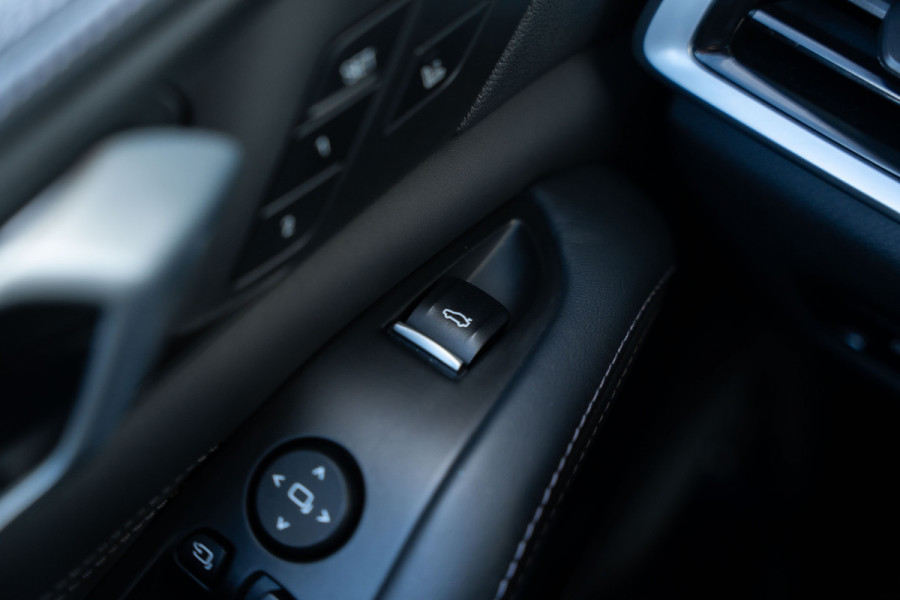 BMW X5 xDrive45e High Executive M-Sport l Laser l Luchtv. l Panorama l HUD l Stoelk. BMW X5 xDrive45e High Executive M-Sport l Laser l Luchtv. l Panorama l HUD l Stoelk.