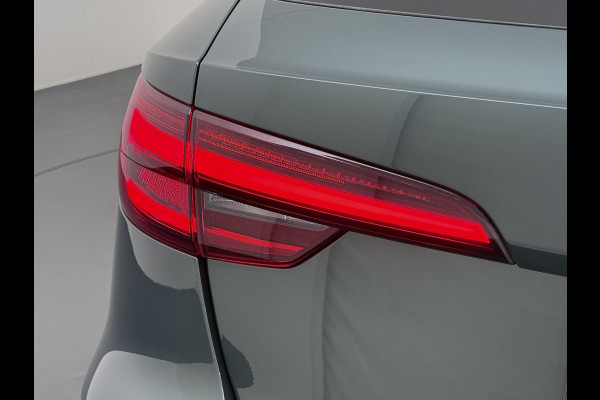 Audi A4 Avant 35 TFSI Sport S line black edition UNIEKE KLEUR| ELEK. TREKHAAK| ELEK. KLEP| S-LINE BINNEN- BUITEN | RIJKLAAR INCL. 12 MND BOVAG GARANTIE