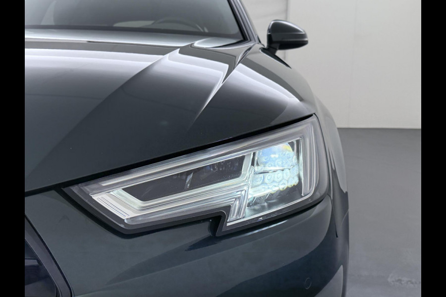 Audi A4 Avant 35 TFSI Sport S line black edition UNIEKE KLEUR| ELEK. TREKHAAK| ELEK. KLEP| S-LINE BINNEN- BUITEN | RIJKLAAR INCL. 12 MND BOVAG GARANTIE