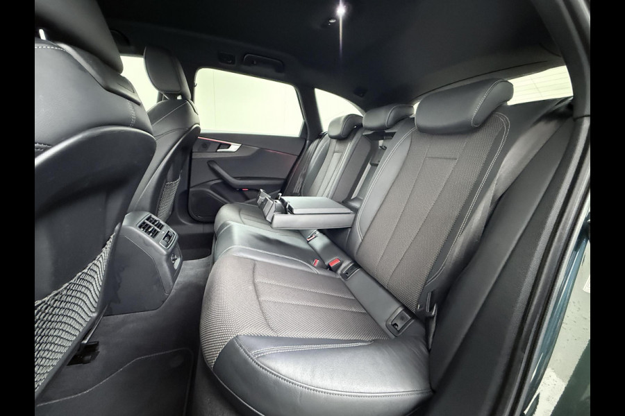 Audi A4 Avant 35 TFSI Sport S line black edition UNIEKE KLEUR| ELEK. TREKHAAK| ELEK. KLEP| S-LINE BINNEN- BUITEN | RIJKLAAR INCL. 12 MND BOVAG GARANTIE