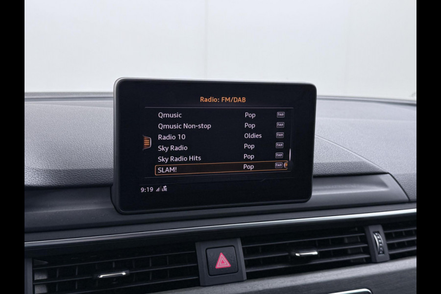 Audi A4 Avant 35 TFSI Sport S line black edition UNIEKE KLEUR| ELEK. TREKHAAK| ELEK. KLEP| S-LINE BINNEN- BUITEN | RIJKLAAR INCL. 12 MND BOVAG GARANTIE