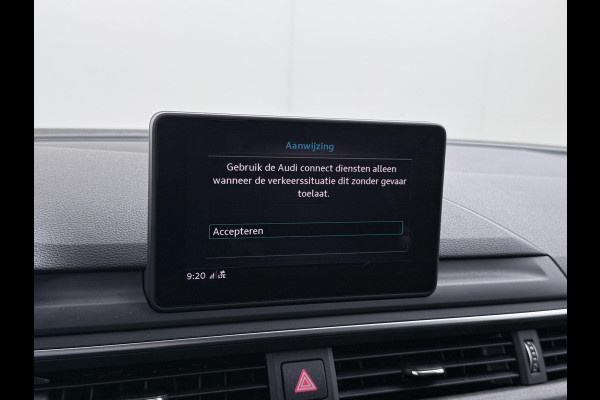 Audi A4 Avant 35 TFSI Sport S line black edition UNIEKE KLEUR| ELEK. TREKHAAK| ELEK. KLEP| S-LINE BINNEN- BUITEN | RIJKLAAR INCL. 12 MND BOVAG GARANTIE