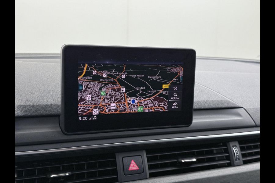 Audi A4 Avant 35 TFSI Sport S line black edition UNIEKE KLEUR| ELEK. TREKHAAK| ELEK. KLEP| S-LINE BINNEN- BUITEN | RIJKLAAR INCL. 12 MND BOVAG GARANTIE