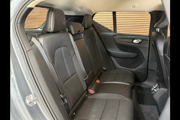 Volvo XC40 1.5 T3 Momentum | Adaptive Cruise Control | Navi | 19' inch | Half Leer | Camera Volvo XC40 1.5 T3 Momentum | Adaptive Cruise Control | Navi | 19' inch | Half Leer | Camera