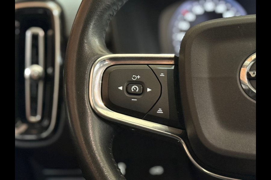 Volvo XC40 1.5 T3 Momentum | Adaptive Cruise Control | Navi | 19' inch | Half Leer | Camera Volvo XC40 1.5 T3 Momentum | Adaptive Cruise Control | Navi | 19' inch | Half Leer | Camera
