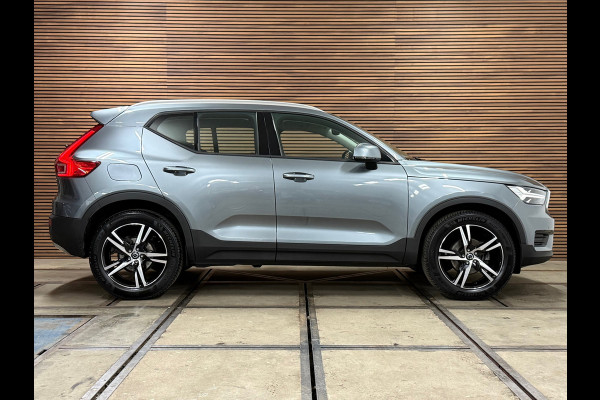 Volvo XC40 1.5 T3 Momentum | Adaptive Cruise Control | Navi | 19' inch | Half Leer | Camera Volvo XC40 1.5 T3 Momentum | Adaptive Cruise Control | Navi | 19' inch | Half Leer | Camera