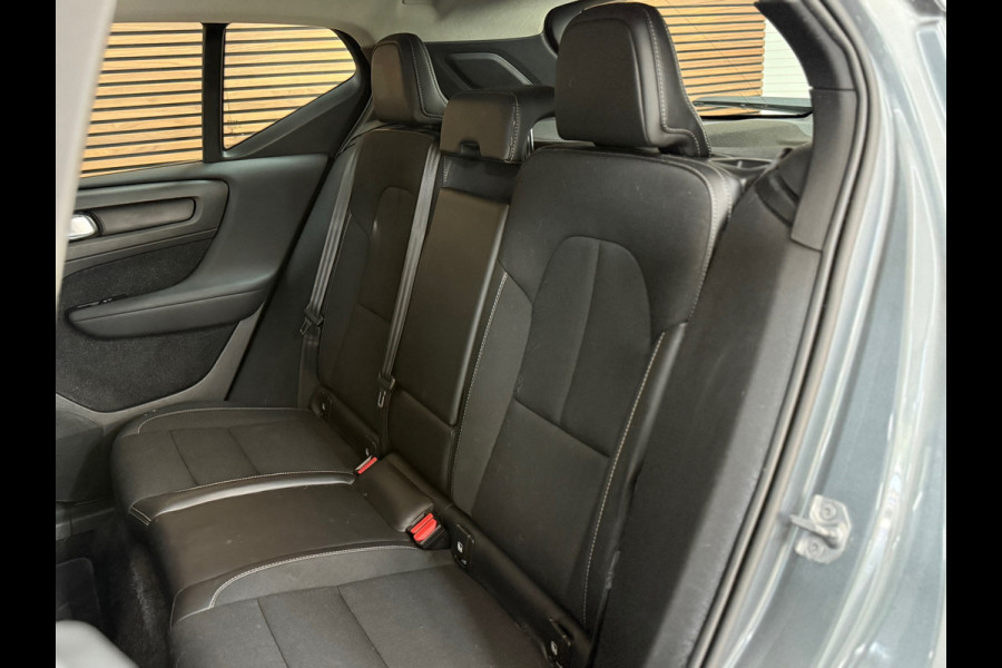 Volvo XC40 1.5 T3 Momentum | Adaptive Cruise Control | Navi | 19' inch | Half Leer | Camera Volvo XC40 1.5 T3 Momentum | Adaptive Cruise Control | Navi | 19' inch | Half Leer | Camera