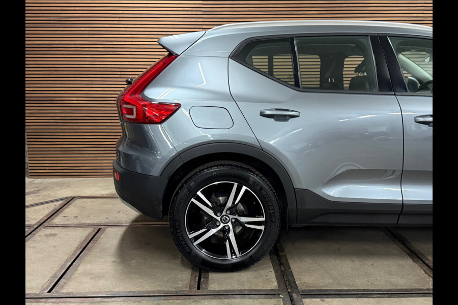 Volvo XC40 1.5 T3 Momentum | Adaptive Cruise Control | Navi | 19' inch | Half Leer | Camera Volvo XC40 1.5 T3 Momentum | Adaptive Cruise Control | Navi | 19' inch | Half Leer | Camera