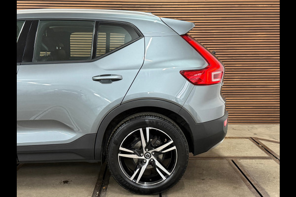 Volvo XC40 1.5 T3 Momentum | Adaptive Cruise Control | Navi | 19' inch | Half Leer | Camera Volvo XC40 1.5 T3 Momentum | Adaptive Cruise Control | Navi | 19' inch | Half Leer | Camera