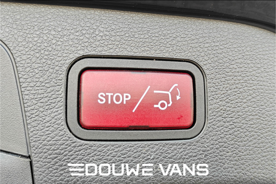 Mercedes-Benz EQC 400 4MATIC 360 Camera Burmester Trekhaak Pano BTW auto Dealer onderhouden.