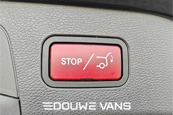 Mercedes-Benz EQC 400 4MATIC 360 Camera Burmester Trekhaak Pano BTW auto Dealer onderhouden.