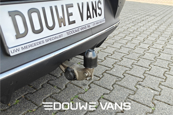 Mercedes-Benz EQC 400 4MATIC 360 Camera Burmester Trekhaak Pano BTW auto Dealer onderhouden.