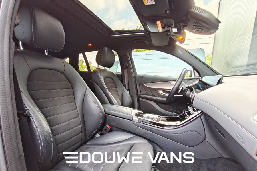 Mercedes-Benz EQC 400 4MATIC 360 Camera Burmester Trekhaak Pano BTW auto Dealer onderhouden.