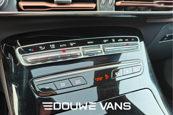 Mercedes-Benz EQC 400 4MATIC 360 Camera Burmester Trekhaak Pano BTW auto Dealer onderhouden.