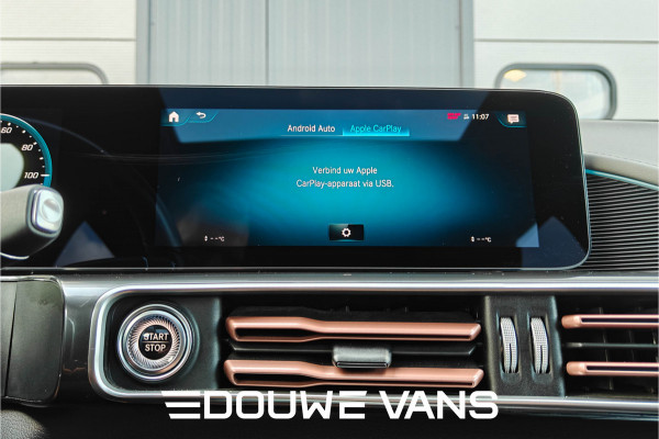 Mercedes-Benz EQC 400 4MATIC 360 Camera Burmester Trekhaak Pano BTW auto Dealer onderhouden.