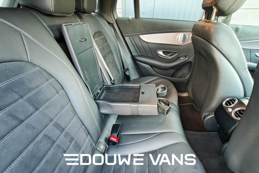 Mercedes-Benz EQC 400 4MATIC 360 Camera Burmester Trekhaak Pano BTW auto Dealer onderhouden.