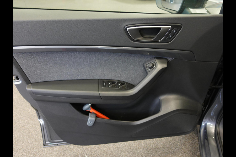 Seat Ateca 1.5 TSI Style Business Intense Airco Cruise Control Navi Virtual Cockpit Privacy Glass PDC VA Camera Seat Ateca 1.5 TSI Style Business Intense Airco Cruise Control Navi Virtual Cockpit Privacy Glass PDC VA Camera