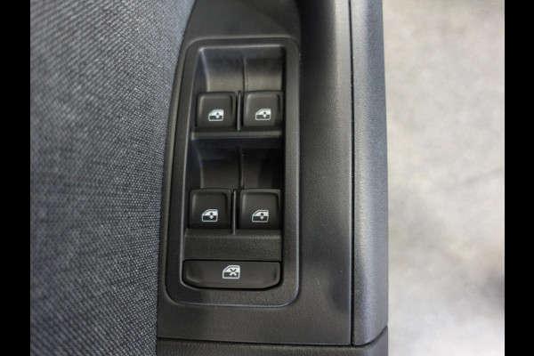 Seat Ateca 1.5 TSI Style Business Intense Airco Cruise Control Navi Virtual Cockpit Privacy Glass PDC VA Camera Seat Ateca 1.5 TSI Style Business Intense Airco Cruise Control Navi Virtual Cockpit Privacy Glass PDC VA Camera