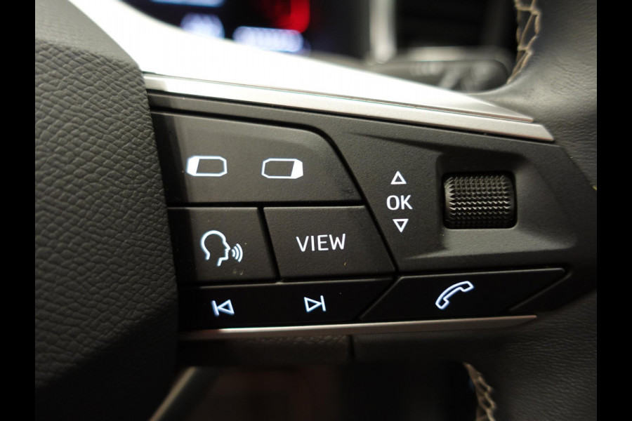 Seat Ateca 1.5 TSI Style Business Intense Airco Cruise Control Navi Virtual Cockpit Privacy Glass PDC VA Camera Seat Ateca 1.5 TSI Style Business Intense Airco Cruise Control Navi Virtual Cockpit Privacy Glass PDC VA Camera