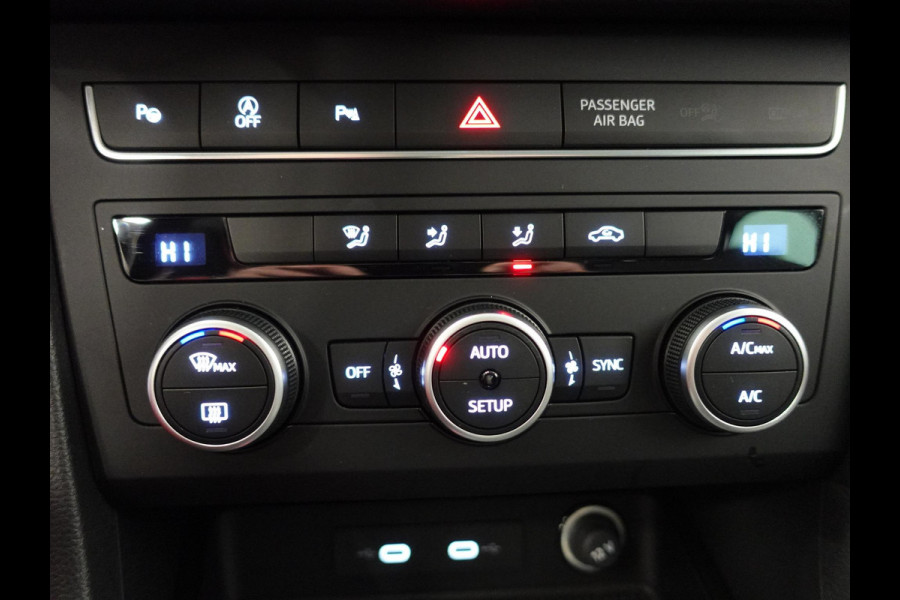 Seat Ateca 1.5 TSI Style Business Intense Airco Cruise Control Navi Virtual Cockpit Privacy Glass PDC VA Camera Seat Ateca 1.5 TSI Style Business Intense Airco Cruise Control Navi Virtual Cockpit Privacy Glass PDC VA Camera