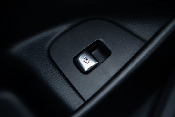 Mercedes-Benz E-Klasse AMG E63 S 4MATIC Premium Plus Edition 1 - Ceramic l Panorama l Luchtvering Mercedes-Benz E-Klasse AMG E63 S 4MATIC Premium Plus Edition 1 - Ceramic l Panorama l Luchtvering