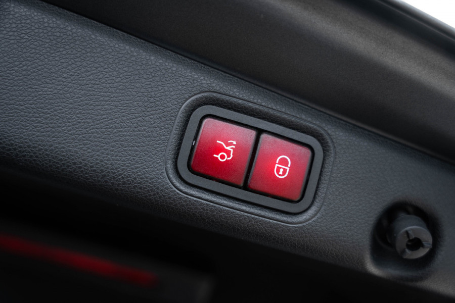 Mercedes-Benz E-Klasse AMG E63 S 4MATIC Premium Plus Edition 1 - Ceramic l Panorama l Luchtvering Mercedes-Benz E-Klasse AMG E63 S 4MATIC Premium Plus Edition 1 - Ceramic l Panorama l Luchtvering