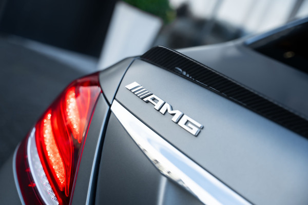 Mercedes-Benz E-Klasse AMG E63 S 4MATIC Premium Plus Edition 1 - Ceramic l Panorama l Luchtvering Mercedes-Benz E-Klasse AMG E63 S 4MATIC Premium Plus Edition 1 - Ceramic l Panorama l Luchtvering