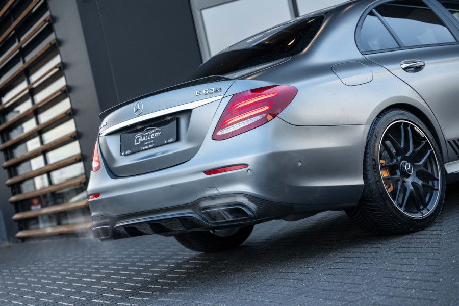Mercedes-Benz E-Klasse AMG E63 S 4MATIC Premium Plus Edition 1 - Ceramic l Panorama l Luchtvering Mercedes-Benz E-Klasse AMG E63 S 4MATIC Premium Plus Edition 1 - Ceramic l Panorama l Luchtvering