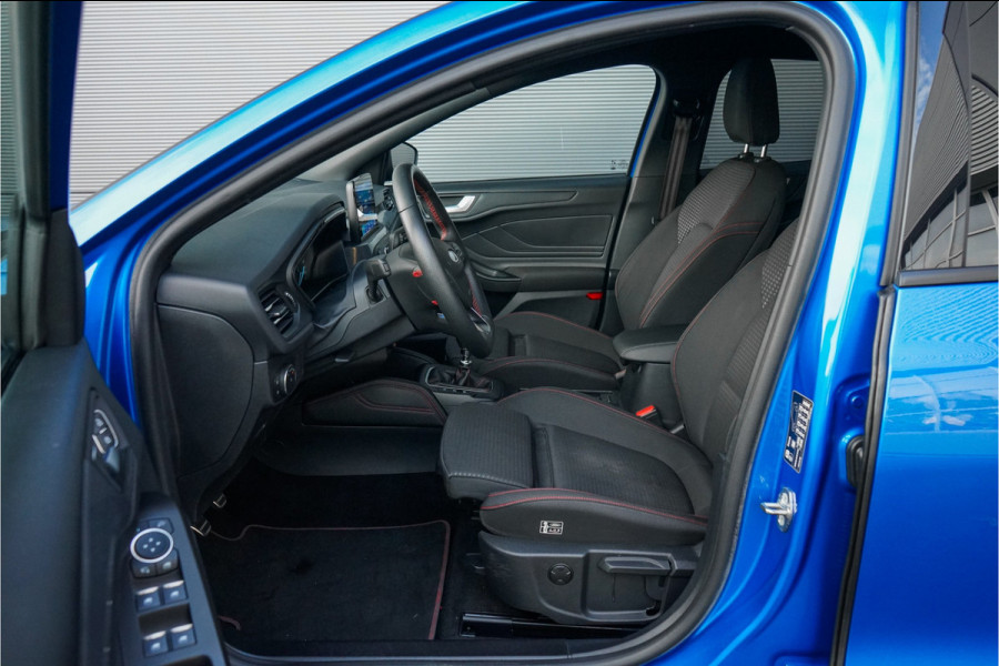 Ford Focus 1.5 EcoBoost ST Line Business B&O Camera Trekhaak Stuurwielverw Ford Focus 1.5 EcoBoost ST Line Business B&O Camera Trekhaak Stuurwielverw