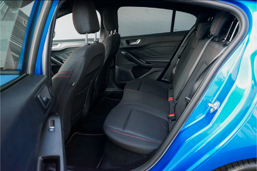Ford Focus 1.5 EcoBoost ST Line Business B&O Camera Trekhaak Stuurwielverw Ford Focus 1.5 EcoBoost ST Line Business B&O Camera Trekhaak Stuurwielverw