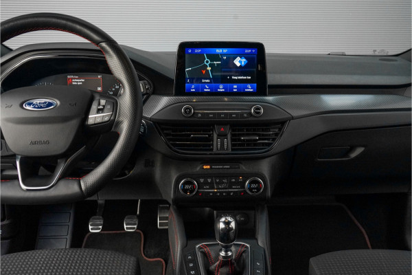 Ford Focus 1.5 EcoBoost ST Line Business B&O Camera Trekhaak Stuurwielverw Ford Focus 1.5 EcoBoost ST Line Business B&O Camera Trekhaak Stuurwielverw