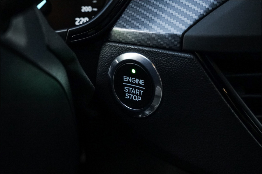 Ford Focus 1.5 EcoBoost ST Line Business B&O Camera Trekhaak Stuurwielverw Ford Focus 1.5 EcoBoost ST Line Business B&O Camera Trekhaak Stuurwielverw