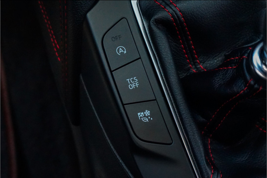 Ford Focus 1.5 EcoBoost ST Line Business B&O Camera Trekhaak Stuurwielverw Ford Focus 1.5 EcoBoost ST Line Business B&O Camera Trekhaak Stuurwielverw