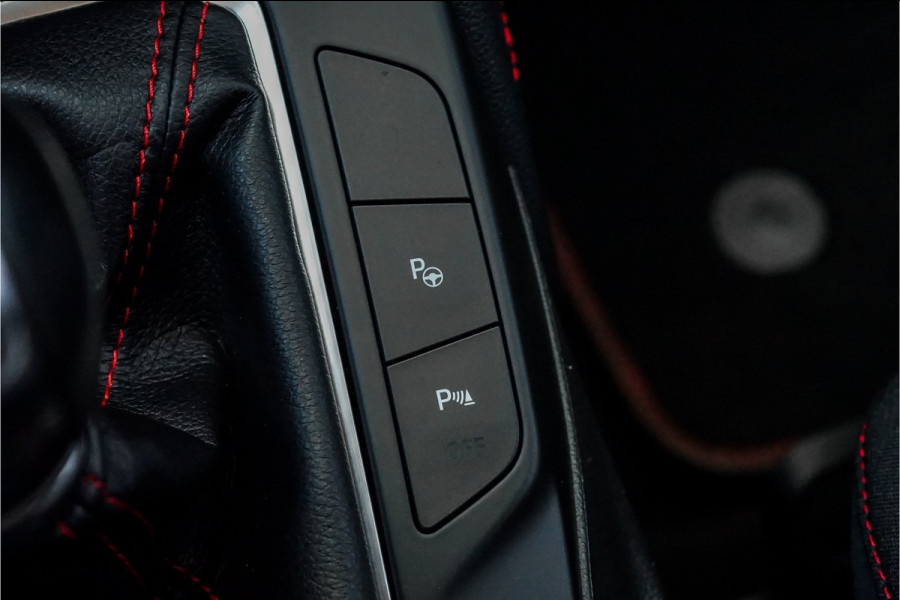 Ford Focus 1.5 EcoBoost ST Line Business B&O Camera Trekhaak Stuurwielverw Ford Focus 1.5 EcoBoost ST Line Business B&O Camera Trekhaak Stuurwielverw