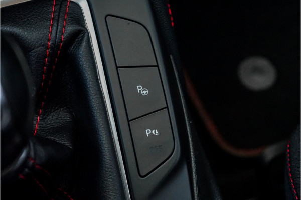 Ford Focus 1.5 EcoBoost ST Line Business B&O Camera Trekhaak Stuurwielverw Ford Focus 1.5 EcoBoost ST Line Business B&O Camera Trekhaak Stuurwielverw