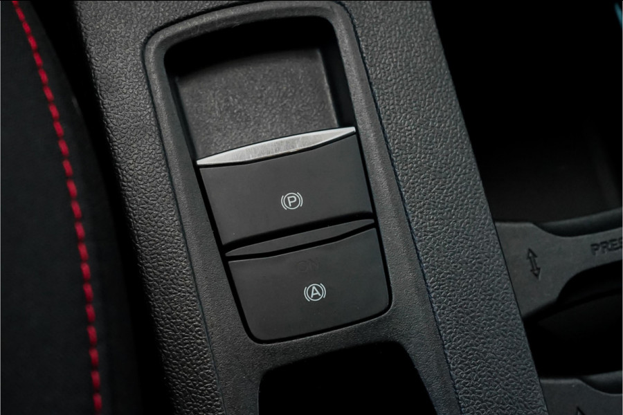 Ford Focus 1.5 EcoBoost ST Line Business B&O Camera Trekhaak Stuurwielverw Ford Focus 1.5 EcoBoost ST Line Business B&O Camera Trekhaak Stuurwielverw