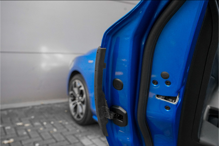 Ford Focus 1.5 EcoBoost ST Line Business B&O Camera Trekhaak Stuurwielverw Ford Focus 1.5 EcoBoost ST Line Business B&O Camera Trekhaak Stuurwielverw