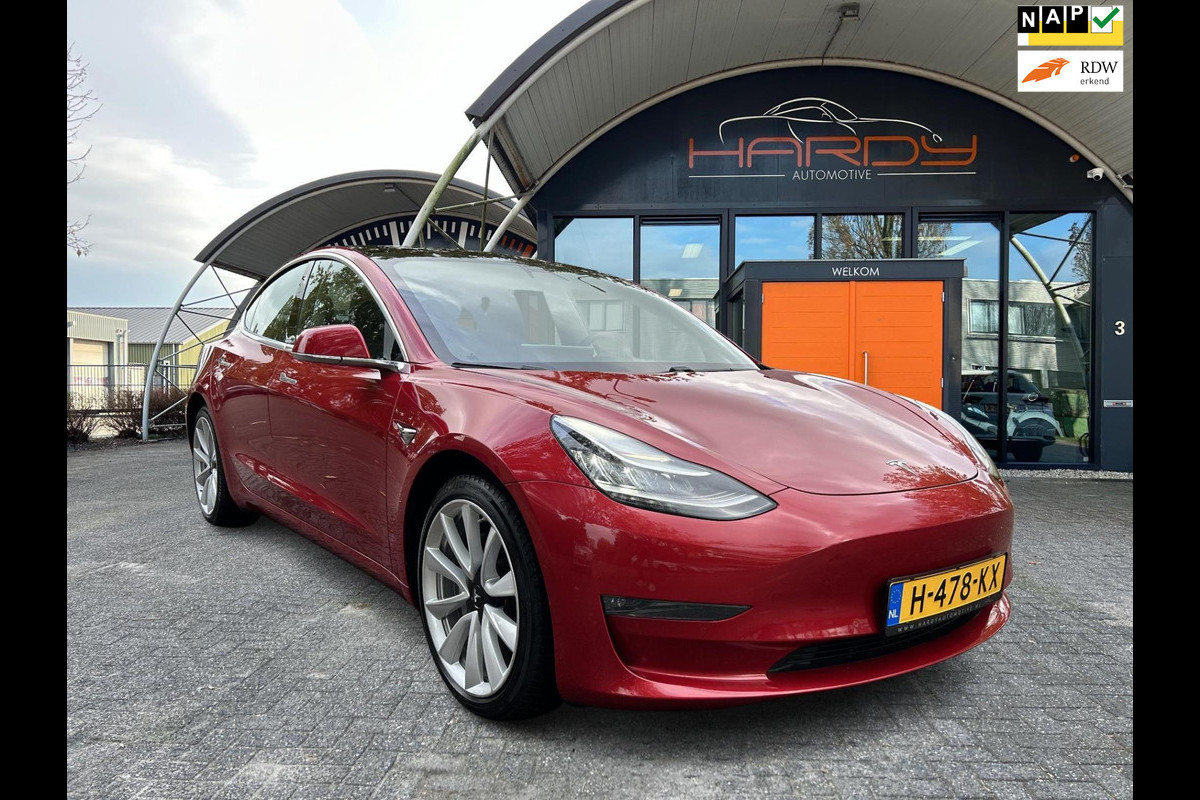 Tesla Model 3 Long Range AWD 75 kWh 87% SOH Trekhaak (1.000kg) Rijklaarprijs! Tesla Model 3 Long Range AWD 75 kWh 87% SOH Trekhaak (1.000kg) Rijklaarprijs!