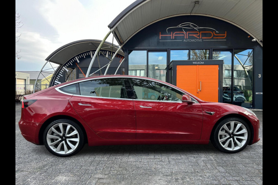 Tesla Model 3 Long Range AWD 75 kWh 87% SOH Trekhaak (1.000kg) Rijklaarprijs! Tesla Model 3 Long Range AWD 75 kWh 87% SOH Trekhaak (1.000kg) Rijklaarprijs!