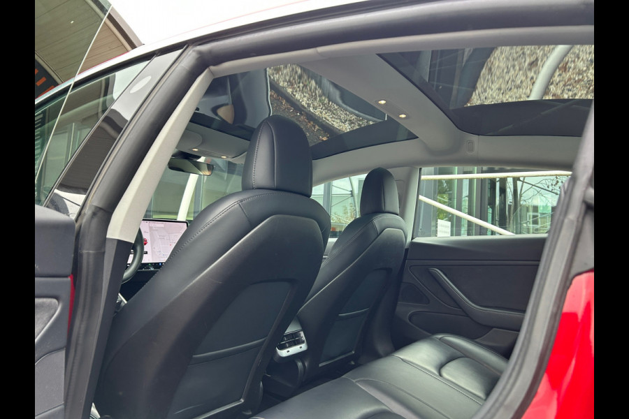 Tesla Model 3 Long Range AWD 75 kWh 87% SOH Trekhaak (1.000kg) Rijklaarprijs! Tesla Model 3 Long Range AWD 75 kWh 87% SOH Trekhaak (1.000kg) Rijklaarprijs!