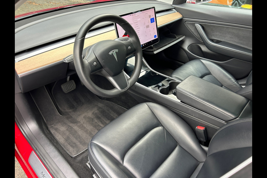 Tesla Model 3 Long Range AWD 75 kWh 87% SOH Trekhaak (1.000kg) Rijklaarprijs! Tesla Model 3 Long Range AWD 75 kWh 87% SOH Trekhaak (1.000kg) Rijklaarprijs!