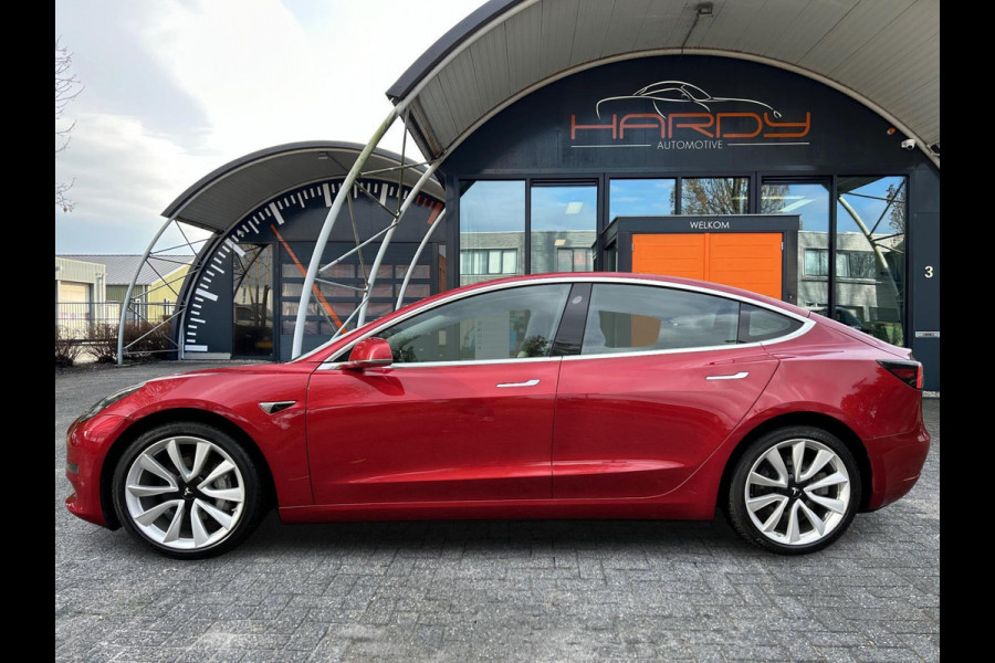 Tesla Model 3 Long Range AWD 75 kWh 87% SOH Trekhaak (1.000kg) Rijklaarprijs! Tesla Model 3 Long Range AWD 75 kWh 87% SOH Trekhaak (1.000kg) Rijklaarprijs!
